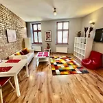 Red&yellow Centrum 公寓 奥尔什丁