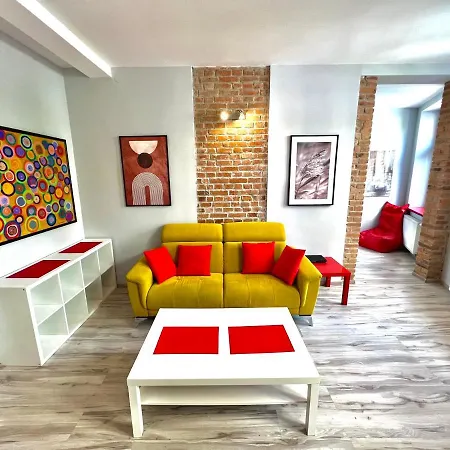 Red&yellow Centrum * Όλστυν