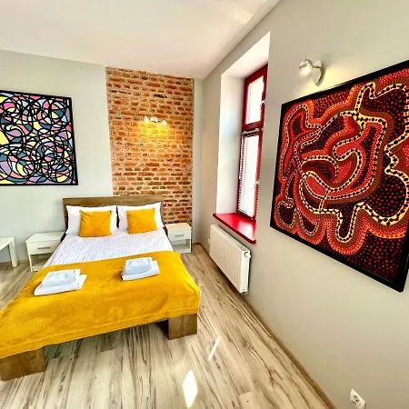 Red&yellow Centrum Apartment *