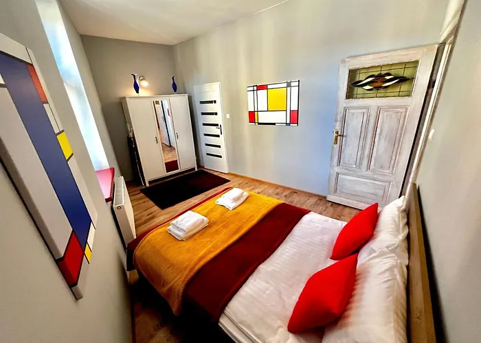 Red&yellow Centrum Apartment